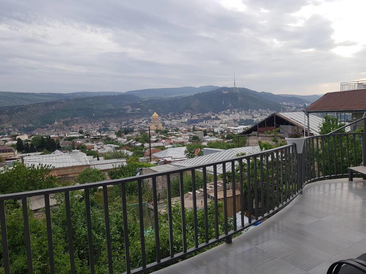 Upstairs Hotel Tbilisi Eksteriør billede